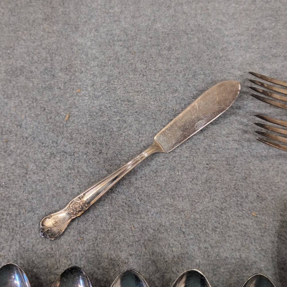 Old Company Plate‎ Signature Rose Silverplate Flatware Set 13pc Monogrammed F - Picture 8 of 8